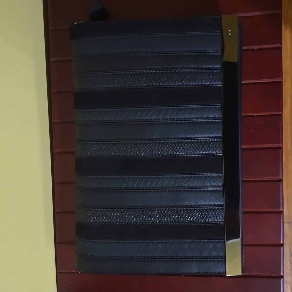 Black medium clutch purse by ALDO